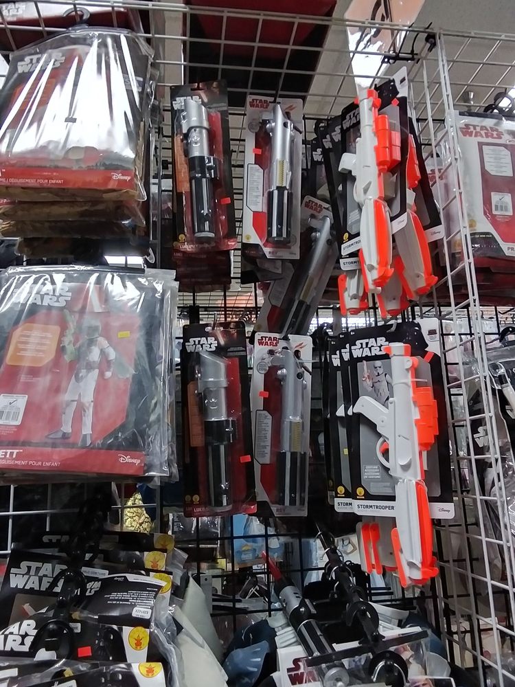 PHANTOM HALLOWEEN SUPERSTORE Updated August 2024 88 Photos & 20