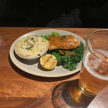 Pacific Catch - Sole with crab potatoes and broccolini - Seafood Near Me - Dublin, California