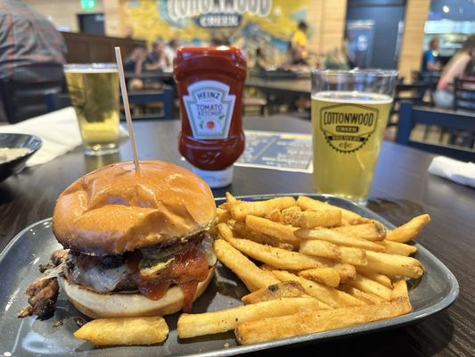 Cottonwood Creek Brewery by null