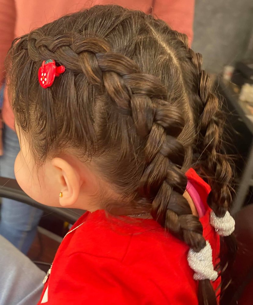 The Palace Barber and Beauty Logo