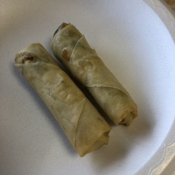 Chen's Garden - A spring roll came with the lunch special - Chinese Near Me - Leesburg, Virginia