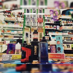 The Bee Dynasty - E juice, disposables, pods mods and more. The Bee Dynasty is where you need to go.