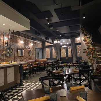 Couvant - dining area - Brasseries Near Me - New Orleans, Louisiana Couvant - dining area - Brasseries Near Me - New Orleans, Louisiana
