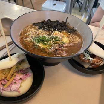Mercado de Campo de Ourique - Ramen and baos - Public Markets Near Me - Lisbon, 11 Mercado de Campo de Ourique - Ramen and baos - Public Markets Near Me - Lisbon, 11