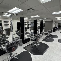 Andre Phillips A Salon