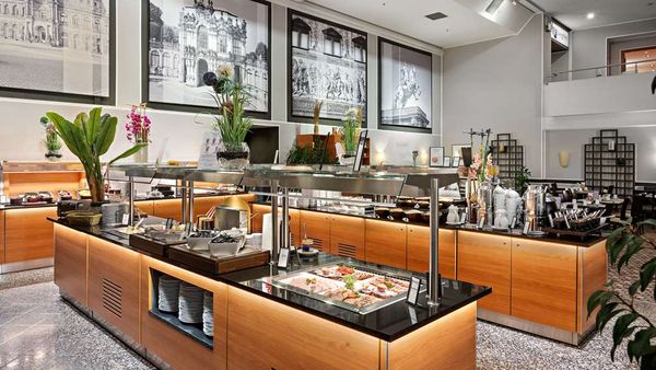 Hilton Dresden by null