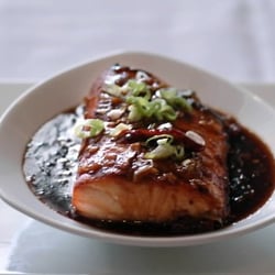 Jumbo Seafood - Grilled Salmon with Lo mein and Szechuan Stringbeans