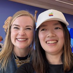 Apple Victoria Gardens - Got to meet Apple corporate rep Órladh Seddon of Retail Merchandising Ops in LA!