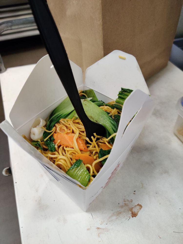 Order Shin Shin Chow Mein food online from Little Shin Shin  store, Oakland on bringmethat.com