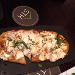 Sedona Taphouse - Goat cheese & Basil Flatbread