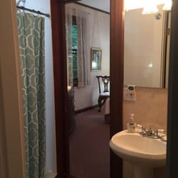 The Julietta House - Library Bath