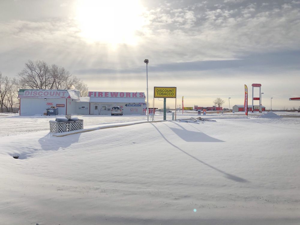 DISCOUNT TOBACCO AND FIREWORKS Updated August 2024 20956 E Iowa