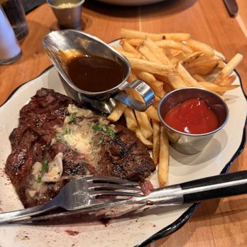 The Granite Grill - Hanger Steak - Salad Near Me - Richmond, Virginia The Granite Grill - Hanger Steak - Salad Near Me - Richmond, Virginia