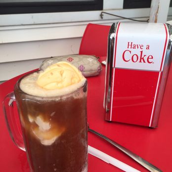 Wilson's Ice Cream Parlor - Root beer float - Ice Cream & Frozen Yogurt Near Me - Ephraim, Wisconsin Wilson's Ice Cream Parlor - Root beer float - Ice Cream & Frozen Yogurt Near Me - Ephraim, Wisconsin