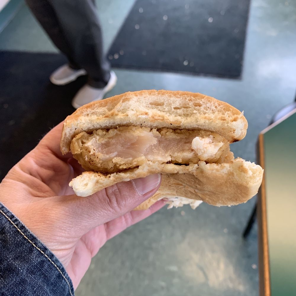7 Scoops - Uncooked chicken sandwich - American Near Me - Smithville, Ohio 7 Scoops - Uncooked chicken sandwich - American Near Me - Smithville, Ohio