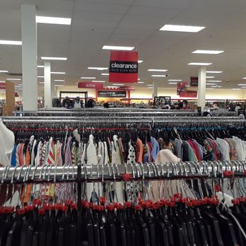 TJ MAXX - Updated May 2025 - 138 Photos & 136 Reviews - 2250 S Shore Dr