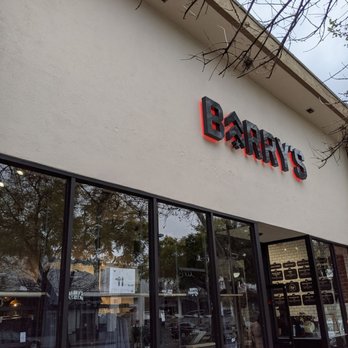 Barry's Pasadena - Front entrance on Lake - Trainers Near Me - Pasadena, California