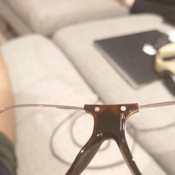 Woori Optical - Inside frame installation