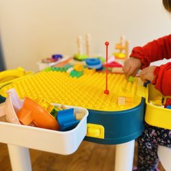 Mama Pari's Child Care - Creativity + Motorskills