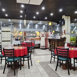 Awaze Ethio Fusion and Restaurant - Spacious, empty on a Tues night