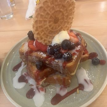 Egg Posh - Berry French Toast - Breakfast & Brunch Near Me - Frisco, Texas