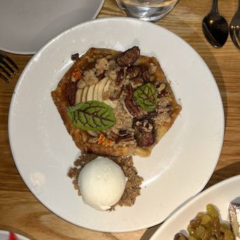 L'Artusi - Pear apple struessel - Italian Near Me - New York, New York