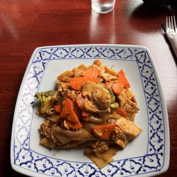 Thai Taste Cuisine - Pad see ew - Thai Near Me - Erie, Pennsylvania Thai Taste Cuisine - Pad see ew - Thai Near Me - Erie, Pennsylvania
