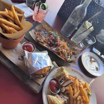 Ruby Soho - wagyu smash burger, clubhouse sanwich - American Near Me - Toronto, Ontario