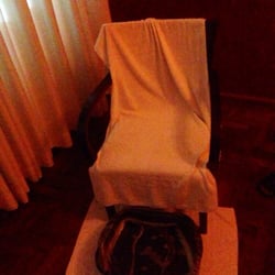 Buddha Spa - A massagem relaxante começa com um escalda- pés