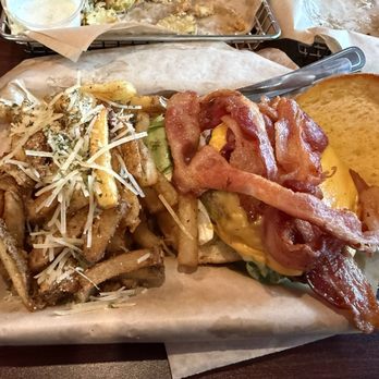 Border Burger Bar - Burgers Near Me - Manitou Springs, Colorado Border Burger Bar - Burgers Near Me - Manitou Springs, Colorado