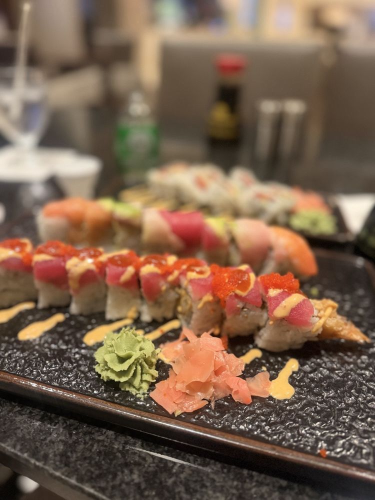 VOYA Sushi Bar Logo