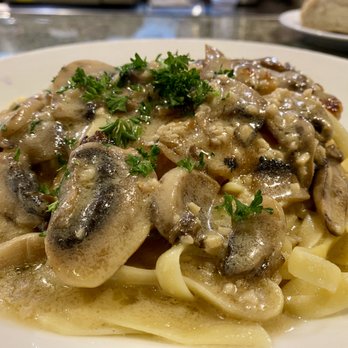 ButtercuP - Champagne Chicken over Fettuccini - Breakfast & Brunch Near Me - Oakland, California
