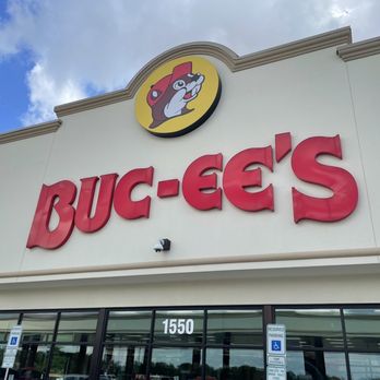 Buc-ee's - Front of store - Gas Stations Near Me - Melissa, Texas