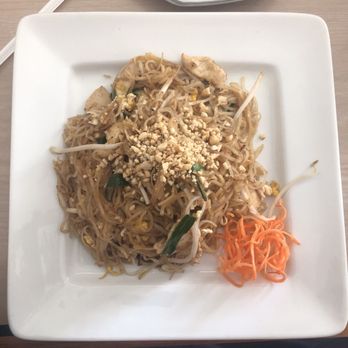 Classic Thai Restaurant - Pad Thai - Thai Near Me - Effingham, Illinois