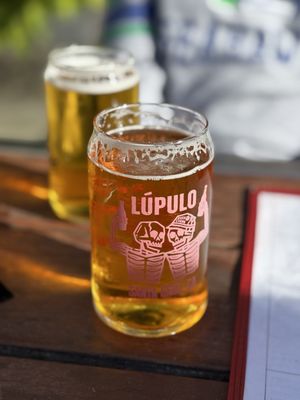 Lupulo Craft Beer House by null