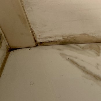 Inn At Rockaway - Baseboard filthy - Hotels Near Me - Pacifica, California Inn At Rockaway - Baseboard filthy - Hotels Near Me - Pacifica, California