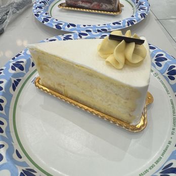 Tous Les Jours - MANGO CLOUD CAKE - Bakeries Near Me - Livermore, California Tous Les Jours - MANGO CLOUD CAKE - Bakeries Near Me - Livermore, California
