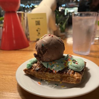 Toast - Strawberry pastry - New American Near Me - Norfolk, Virginia