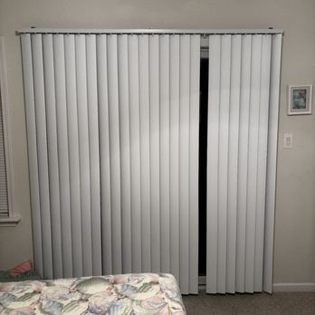 vacasa - Broken blinds - Vacation Rentals Near Me