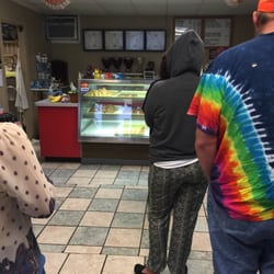 Russellville Donuts - Store front.