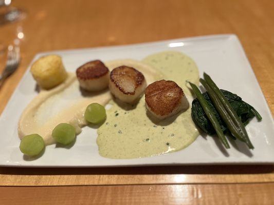 Photo of SKADI - Mammoth Lakes, CA, US. Scallops