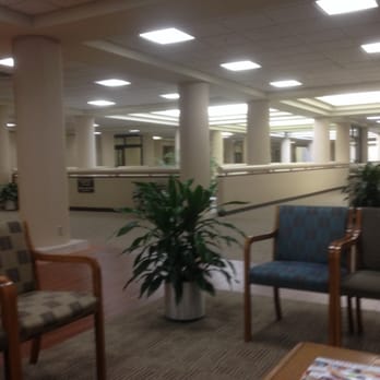 Highland Clinic - Dr's offices divided by indoor atrium. - Medical Centers Near Me - Shreveport, Louisiana Highland Clinic - Dr's offices divided by indoor atrium. - Medical Centers Near Me - Shreveport, Louisiana