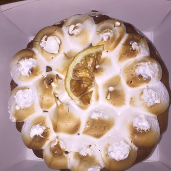 Oliver’s - Shoreview - Lemon merengue mini pie - Bars Near Me - Shoreview, Minnesota Oliver’s - Shoreview - Lemon merengue mini pie - Bars Near Me - Shoreview, Minnesota