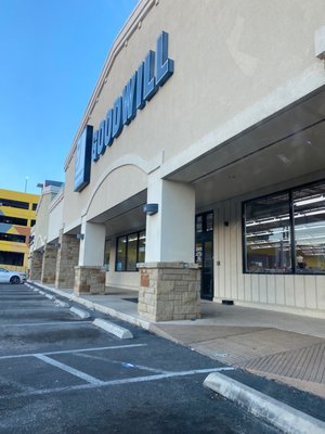 GOODWILL CENTRAL TEXAS - NORTH LAMAR - Updated July 2026 - 49 Photos ...