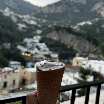 Collina - I always remember to take the photo after I've eaten my food - Pizza Near Me - Positano, SA Collina - I always remember to take the photo after I've eaten my food - Pizza Near Me - Positano, SA