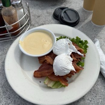 Swami's Café - Eggs Benedict - gluten free - Juice Bars & Smoothies Near Me - Encinitas, California Swami's Café - Eggs Benedict - gluten free - Juice Bars & Smoothies Near Me - Encinitas, California