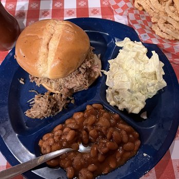 Bennett's Pit Bar-B-Que - Bar - B - Que Pork Shoulder Sandwich - Barbeque Near Me - Pigeon Forge, Tennessee