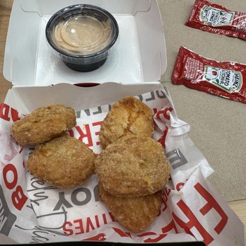 The Red Bird - Chicken Nuggets - Chicken Shop Near Me - Lake Forest, California