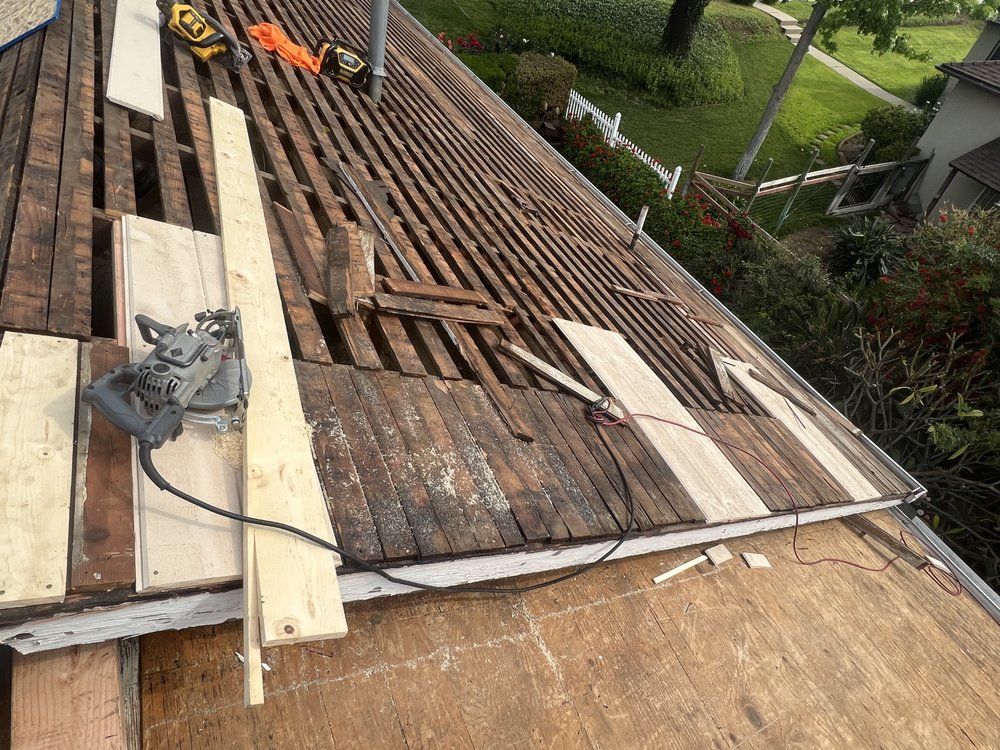 Slide of Micasa Pro Roofers