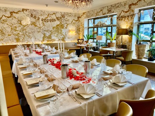 Restaurant Max'es by null